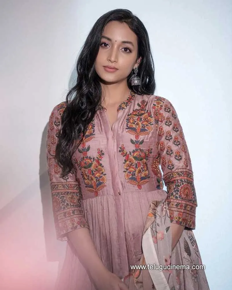 Srinidhishetty Stills 07 12 22 001