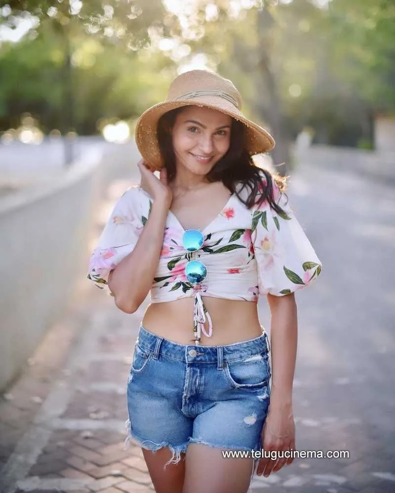 Andrea Stills 060323 001