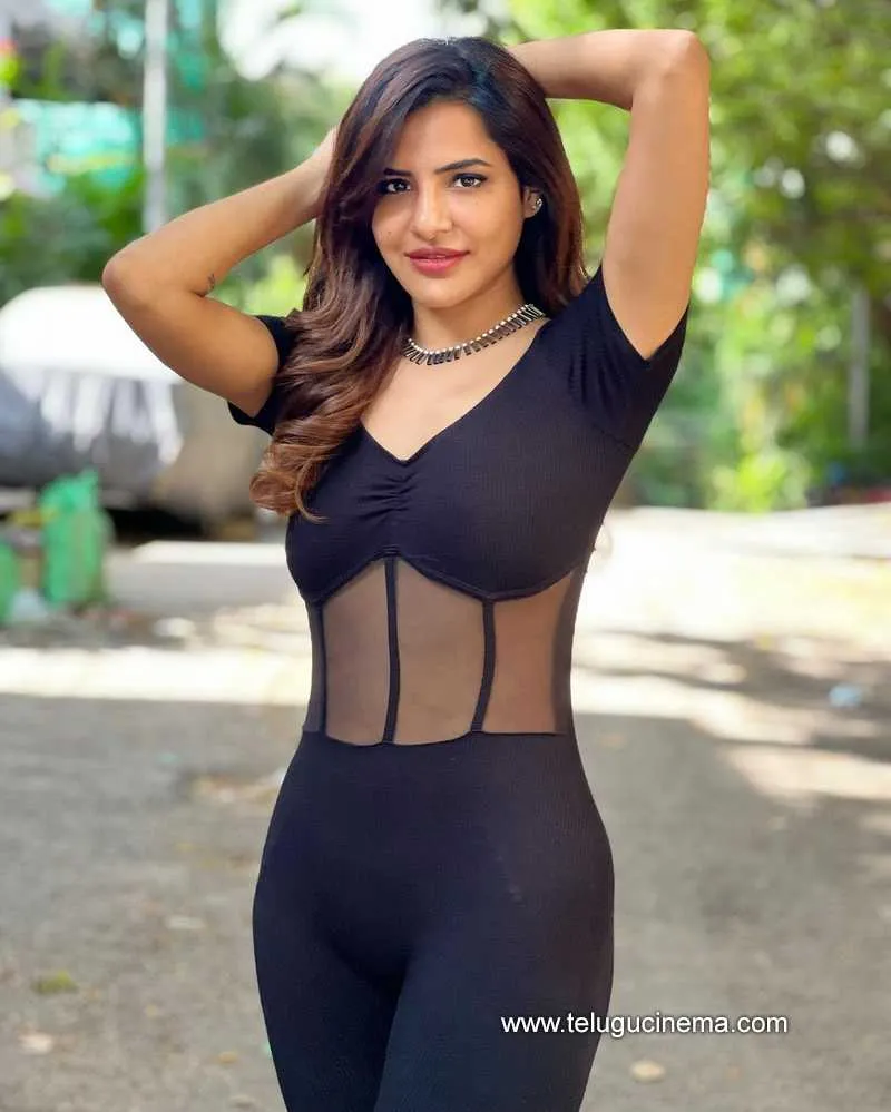 Ashureddy Stills 300323 001