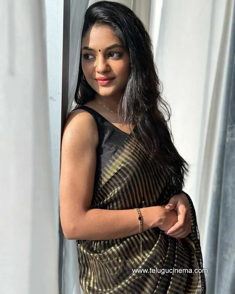 Ivana Stills 020323 002
