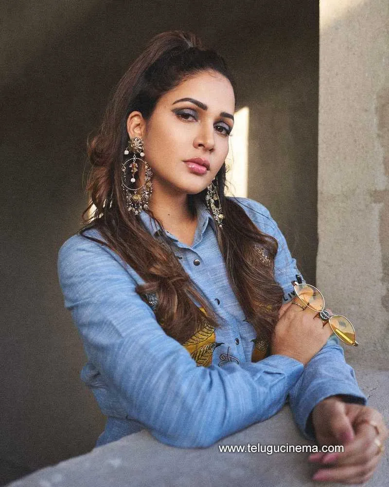 Lavanya Stills 040323 001