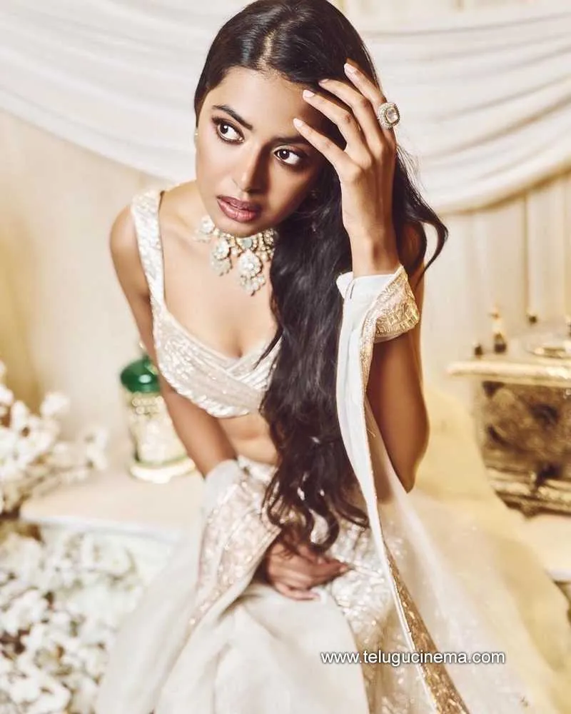 Shivani Stills 030323 001