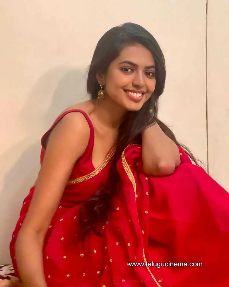 Shivani Stills 130323 004
