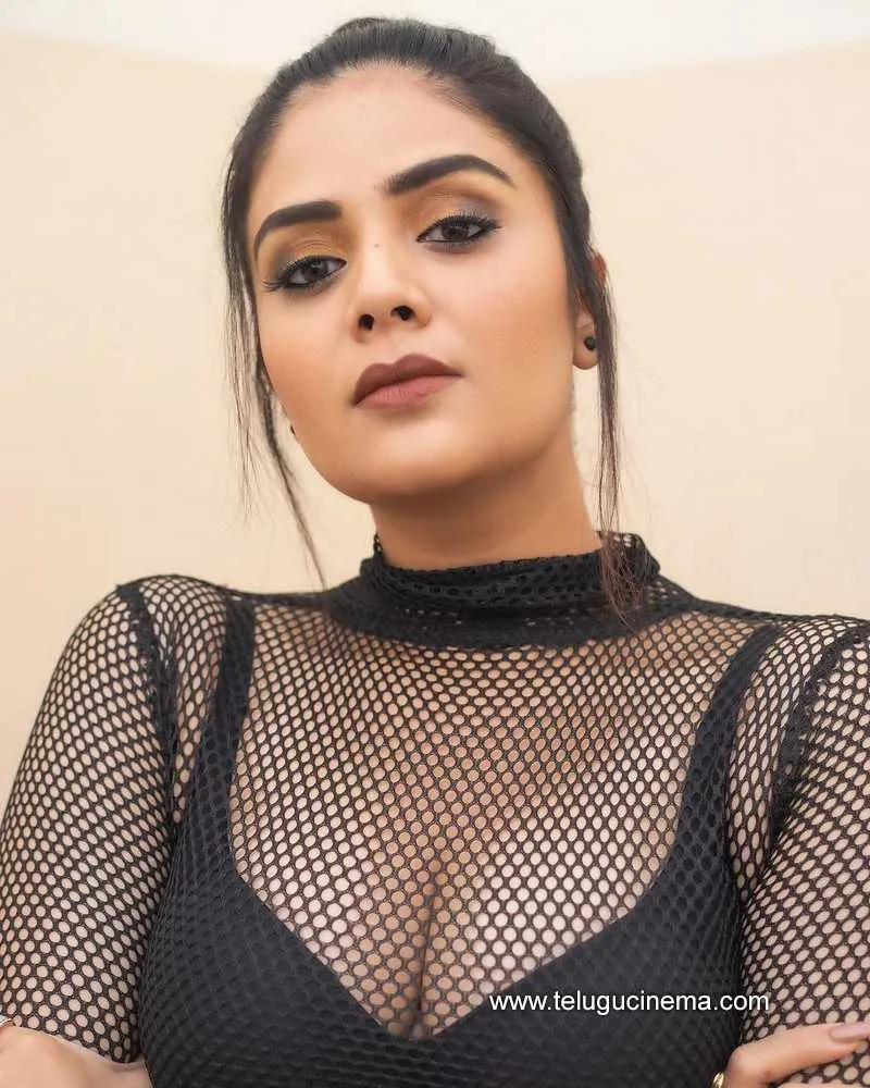 Sreemukhi Stills 130323 001