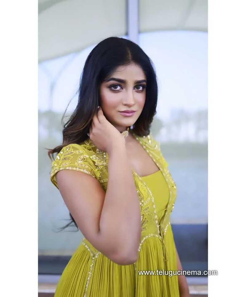 Dimple Stills 270423 001