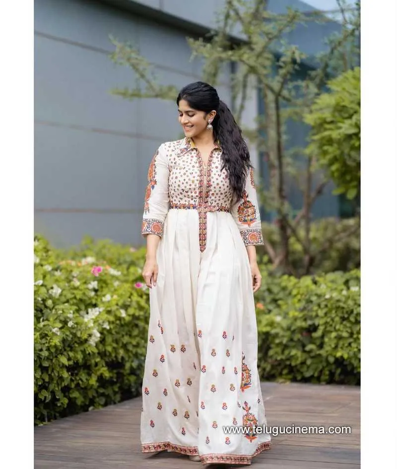 Meghaaksha Stills 130423 004
