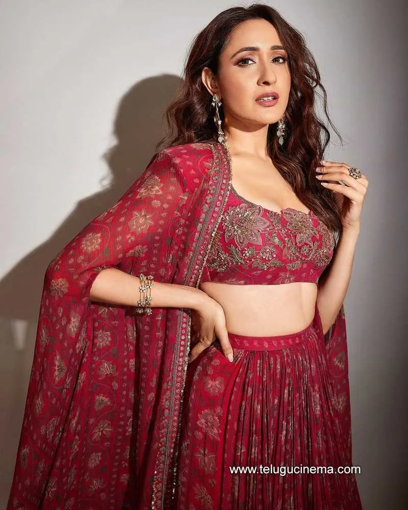 Pragya Stills 190423 002