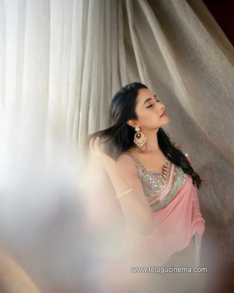 Priyanka Stills 140423 001