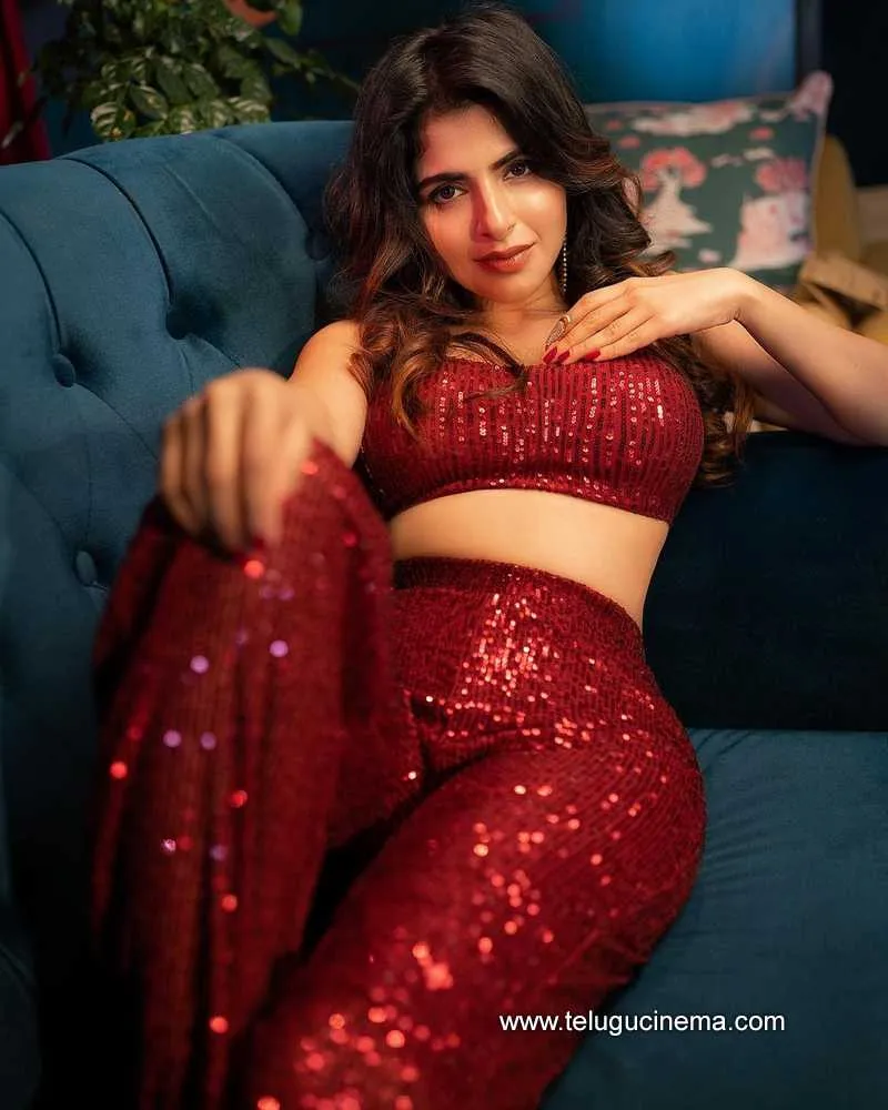 Iswarya Stills 080523 001