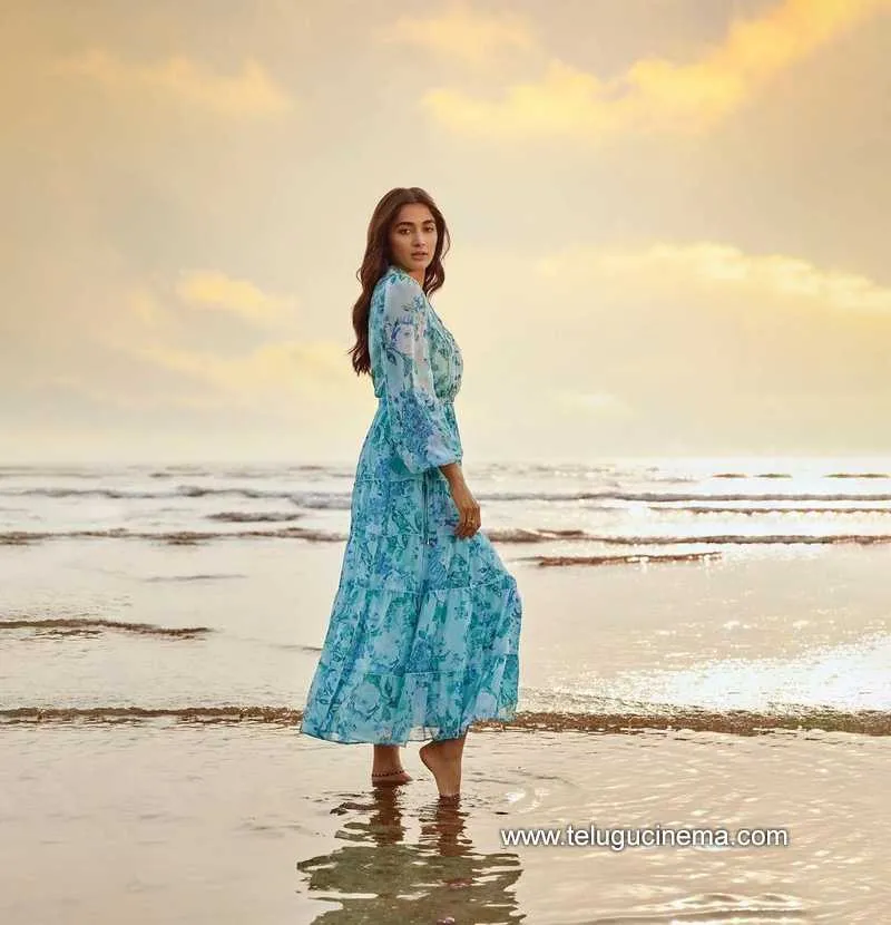 Pooja Stills 100523 001