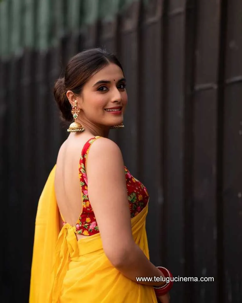 Divyansha Stills 170623 001
