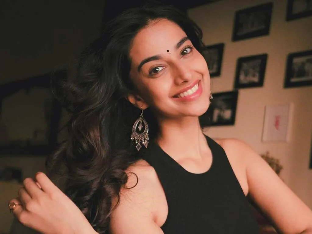 Meenakshi Chaudhary Gunturkaaram