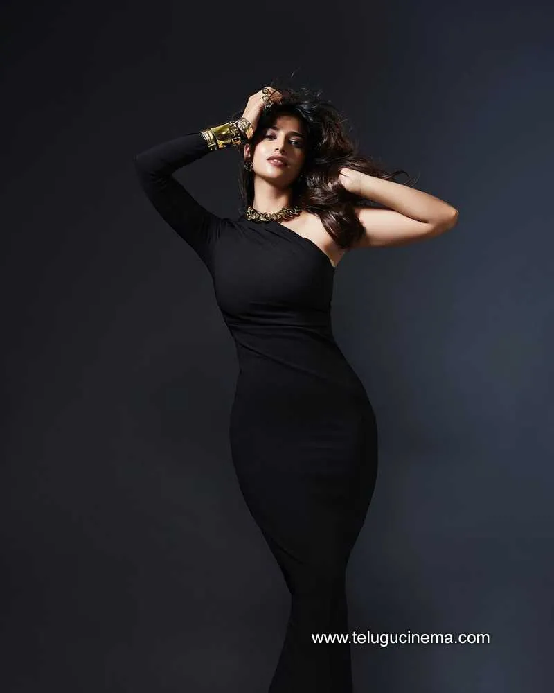 Meenakshi Stills 060623 001