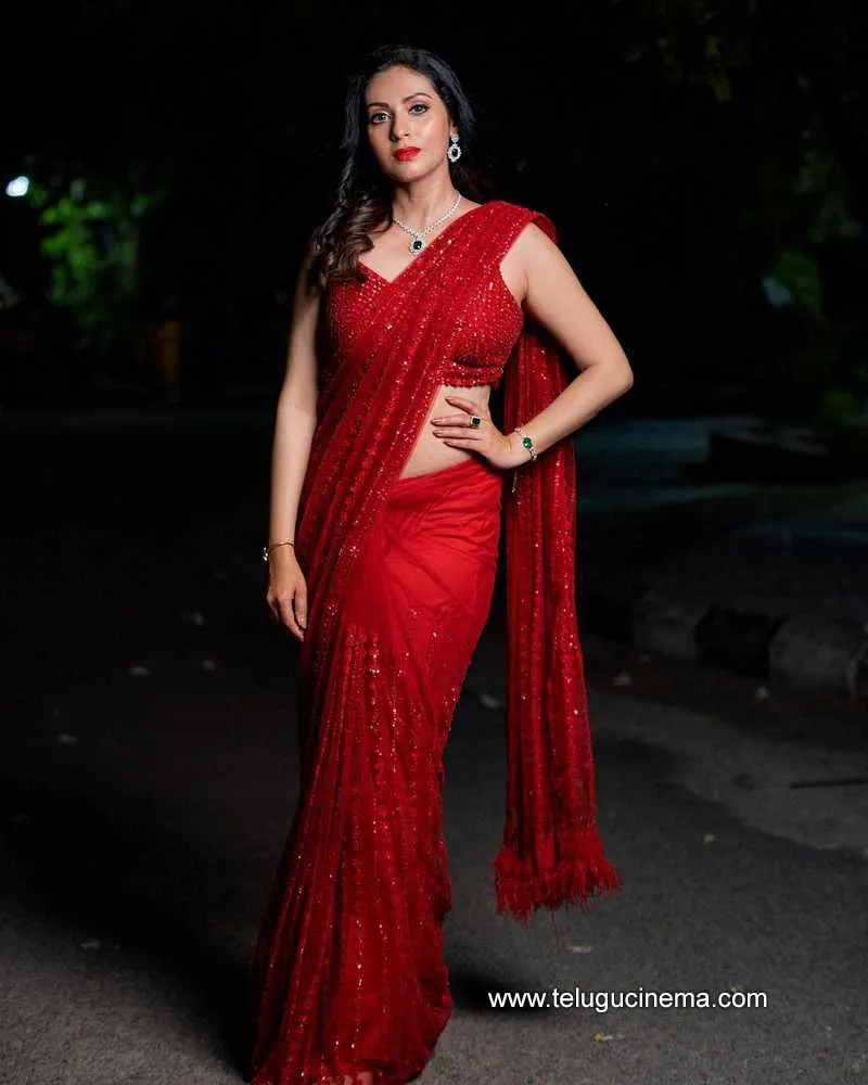 Sadaa in a red Saree | Telugu Cinema