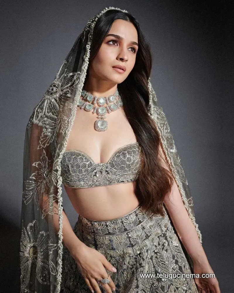 Alia 220723 001