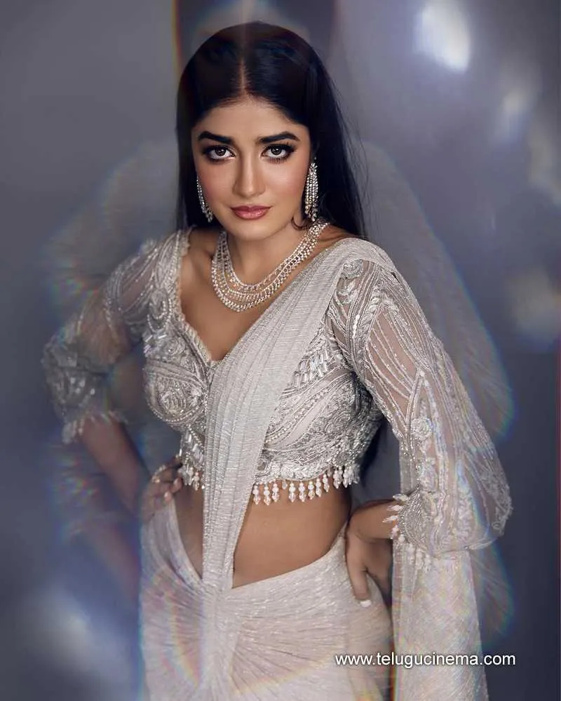 Dimplehayati 070723 001