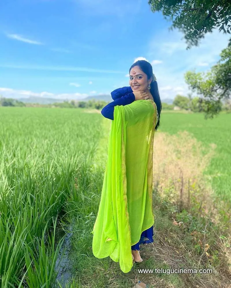 Sreemukhi Stills 140723 001