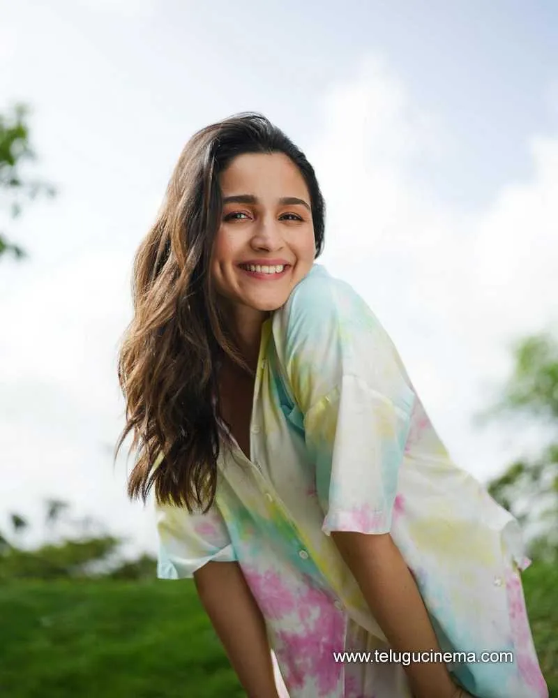 Aliabahtt Stills 17823 001