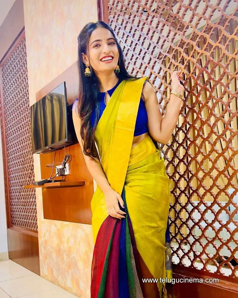 Ananya Stills 12823 001