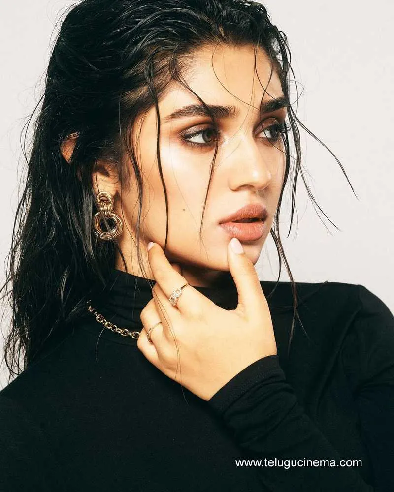 Kritishetty Stills 16823 001