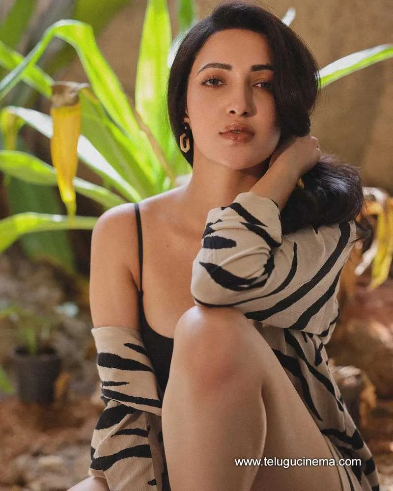 Neha Stills 040823 001