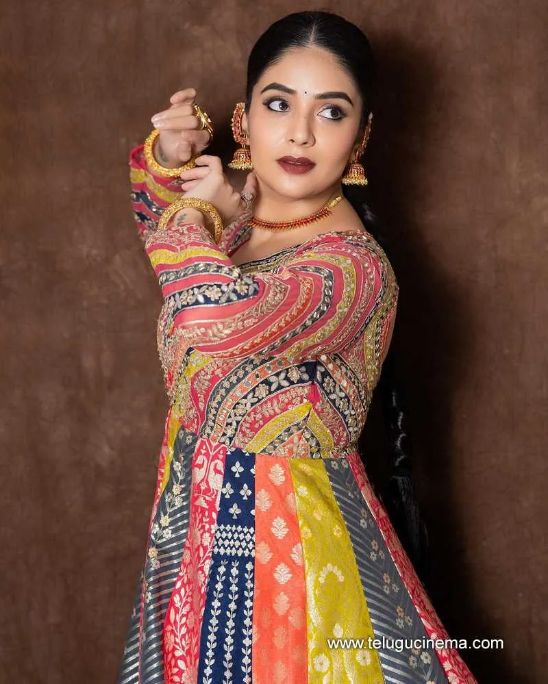 Sreemukhi Stills 19823 001
