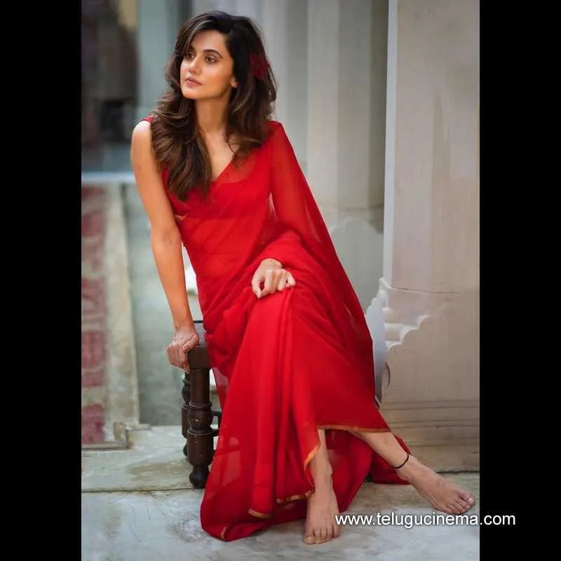 Tapsee Stills 09823 002