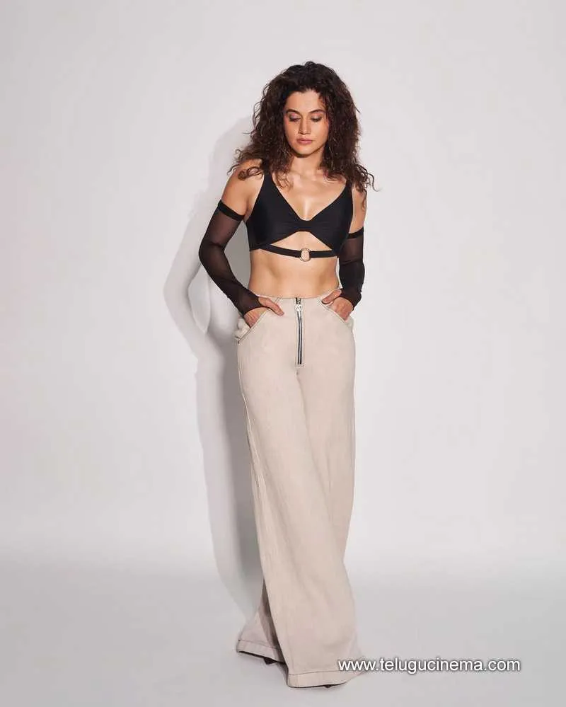 Tapsee Stills 19823 001