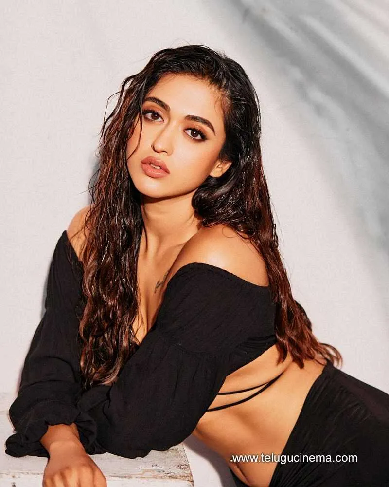 Gayatri 231023 001
