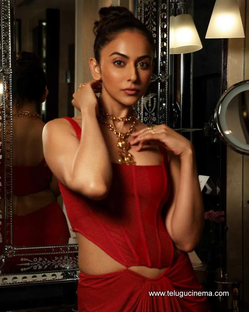 Rakul Stills 301023 001