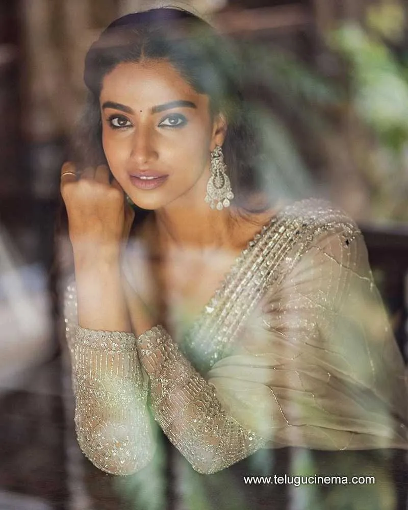 Meenakshii Stills 211123 001