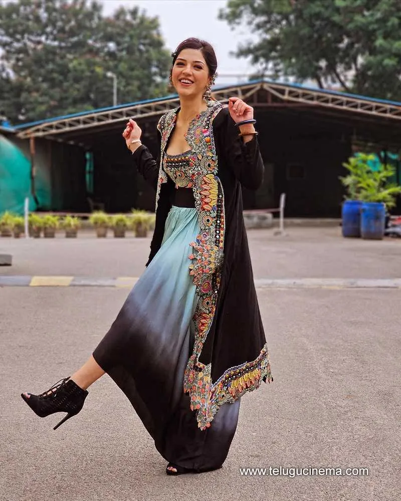 Mehreen Stills 101123 001