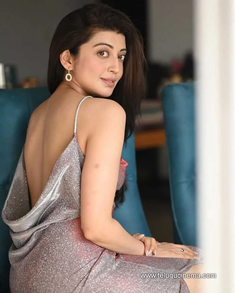 Pranitha Stills 301123 001