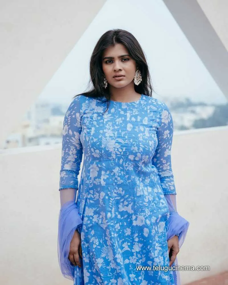 Hebah Stills 061223 001