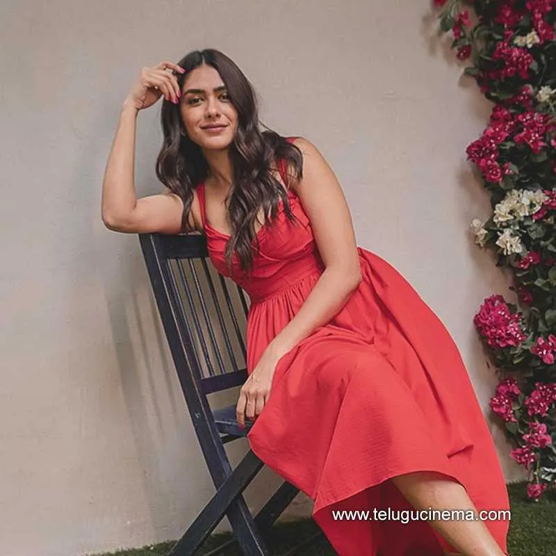 Mrunalthakur Stills 23223 001