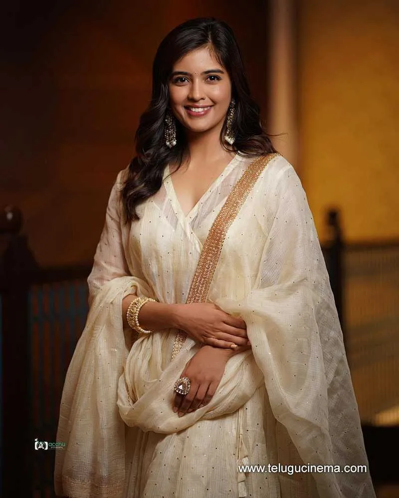 Amrita Stills 190124 001