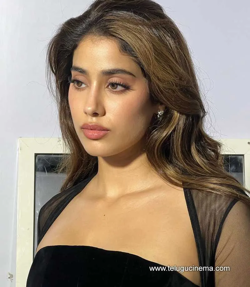 Janhvi Kapoor nails all black look | Telugu Cinema