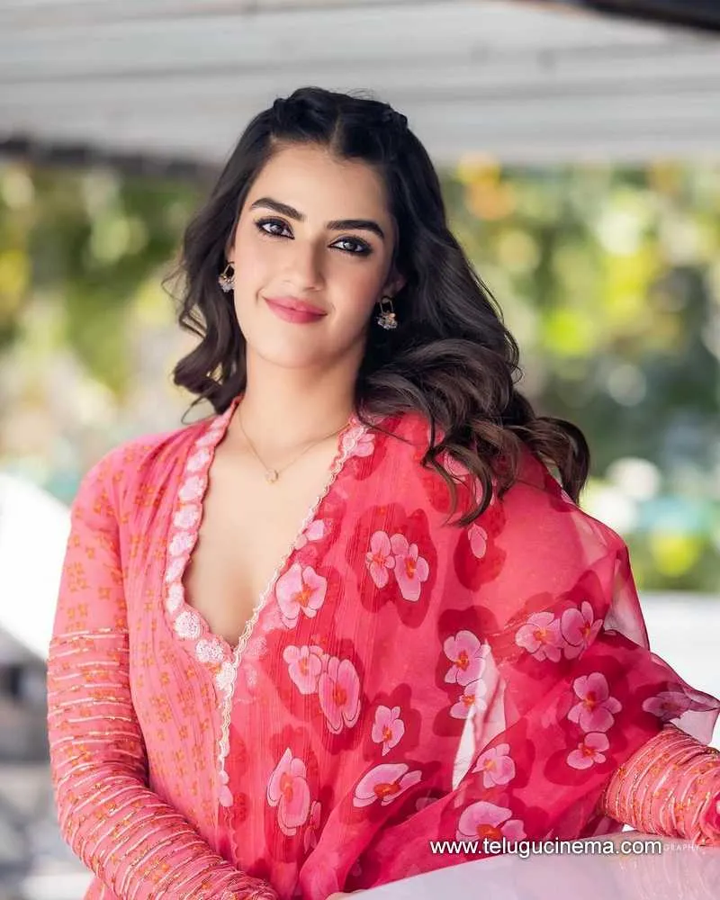 Kavyathapar Stills 27022400000001