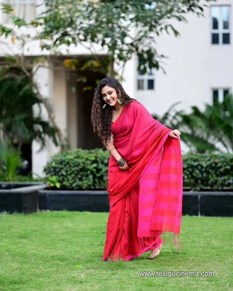 Megha Stills 27022400000001