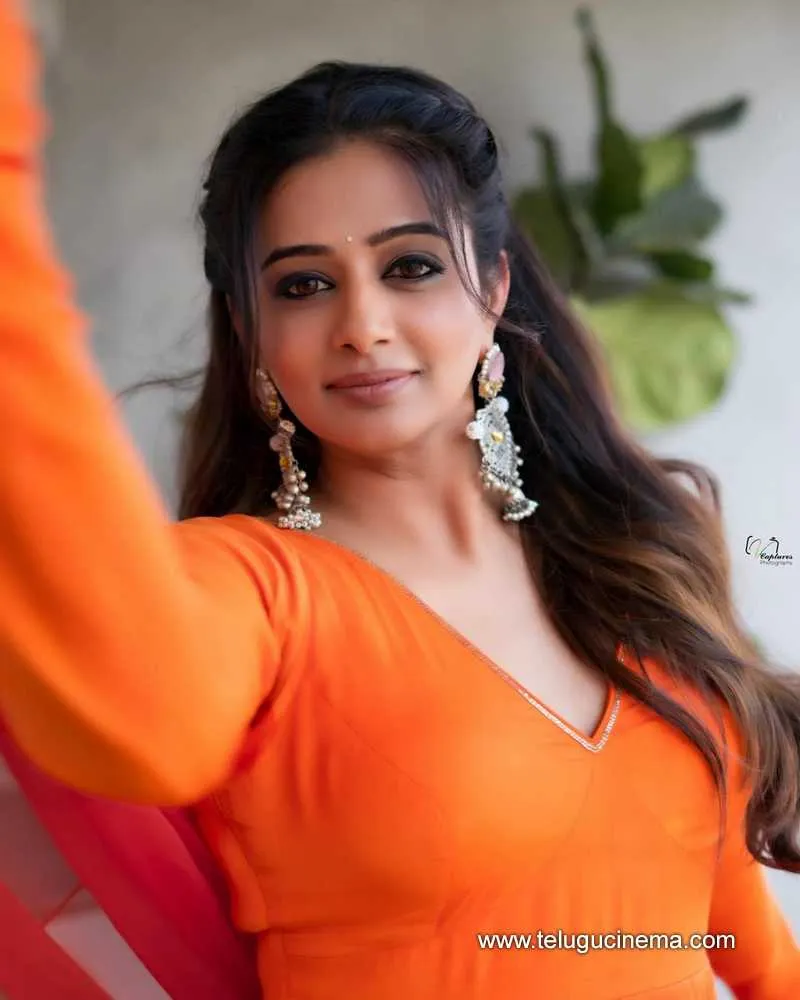 Priyamani Stills 24022400000001