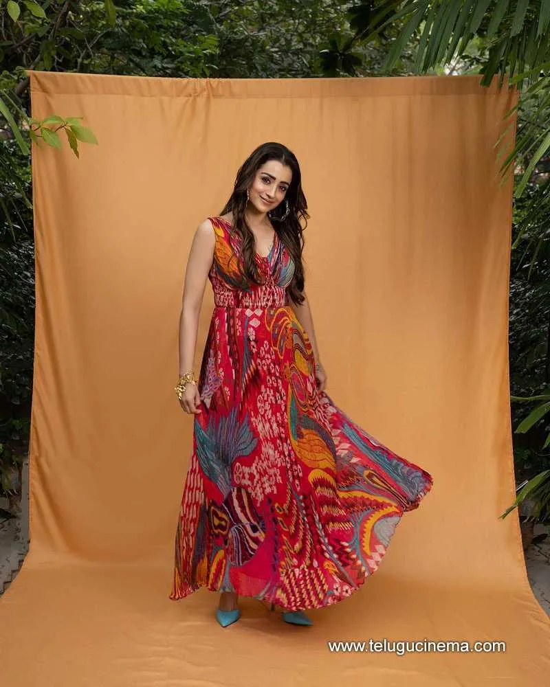Trisha Stills 09022400000001