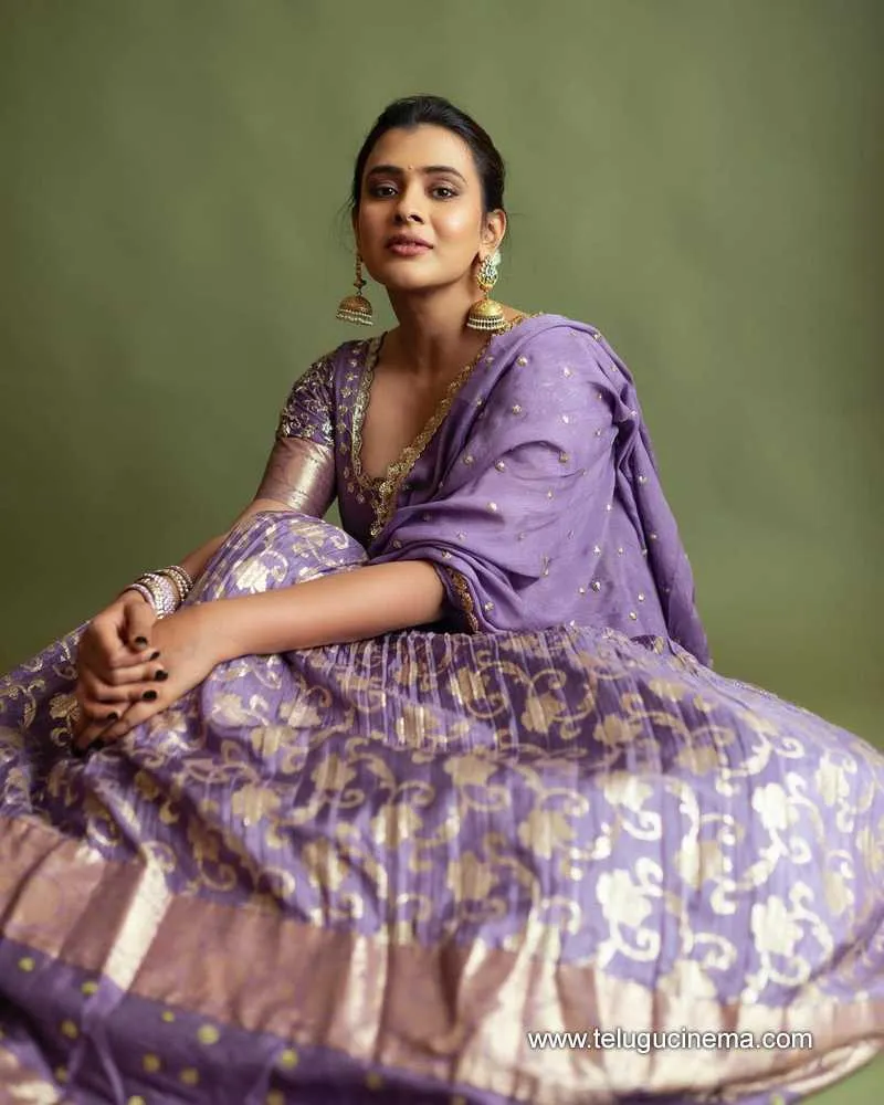 Hebah Stills 13032400000001