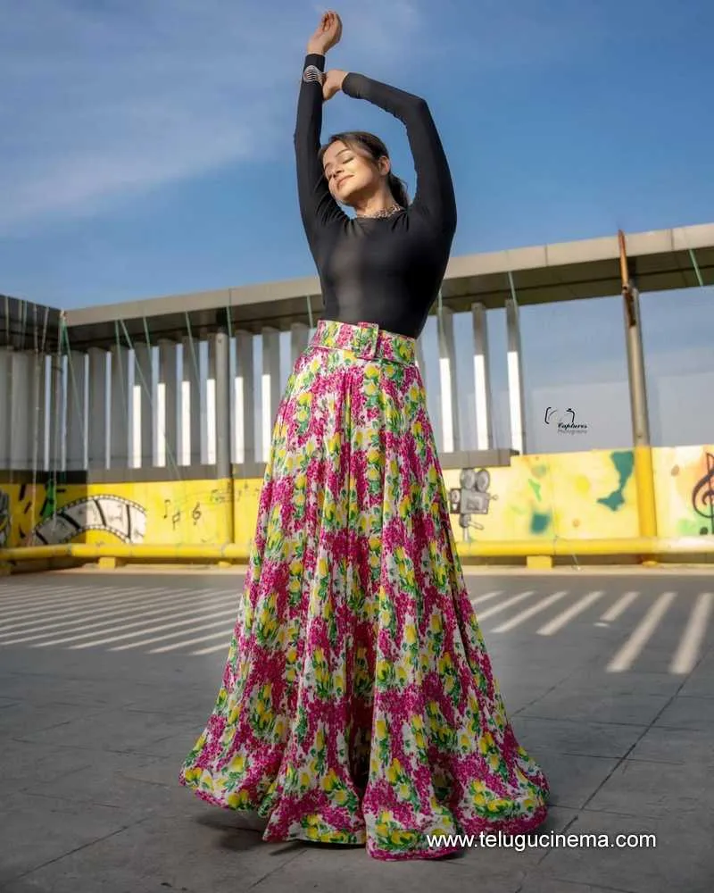 Priyamnai Stills 06032400000001