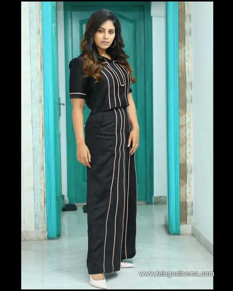 Anjali Stills 090424 01