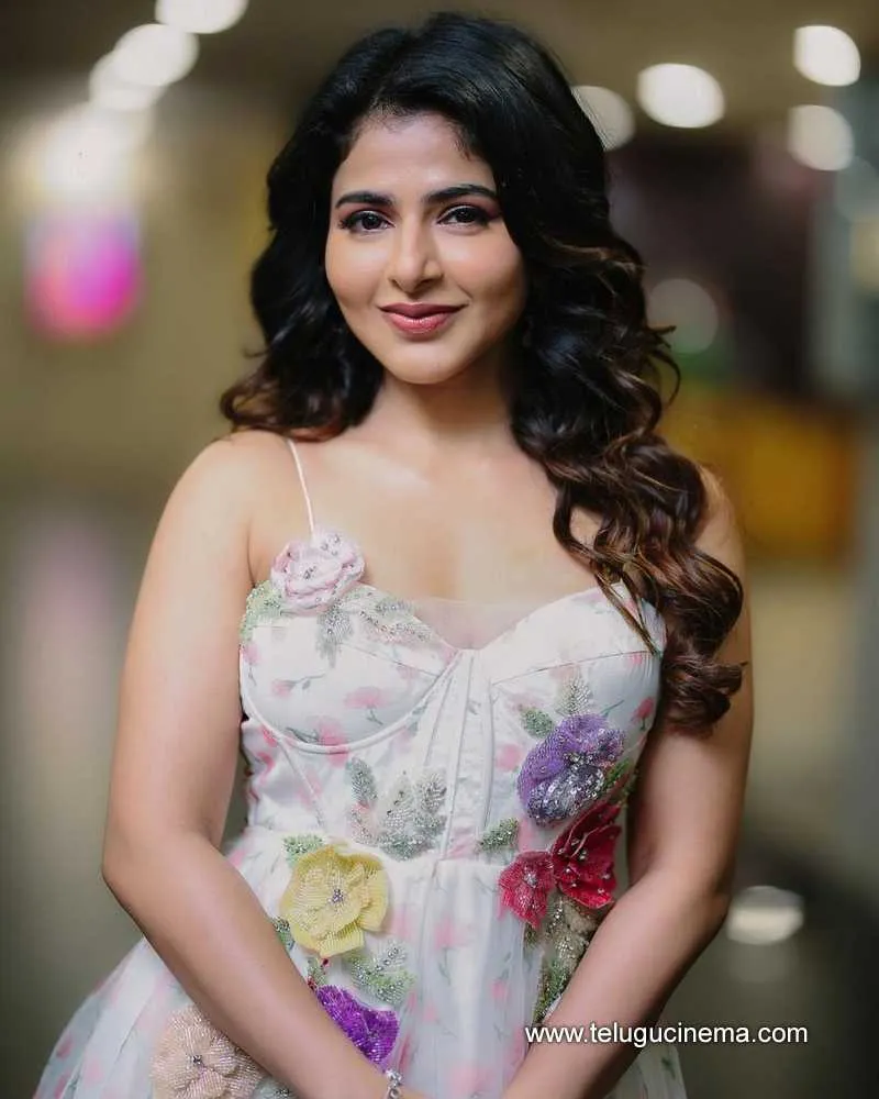 Iswarya Stills 300524 01