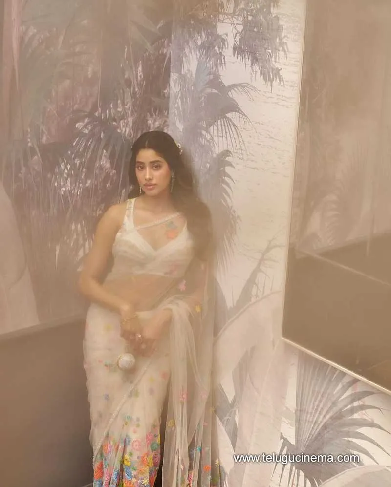 Jahnvi Stills 180524 01