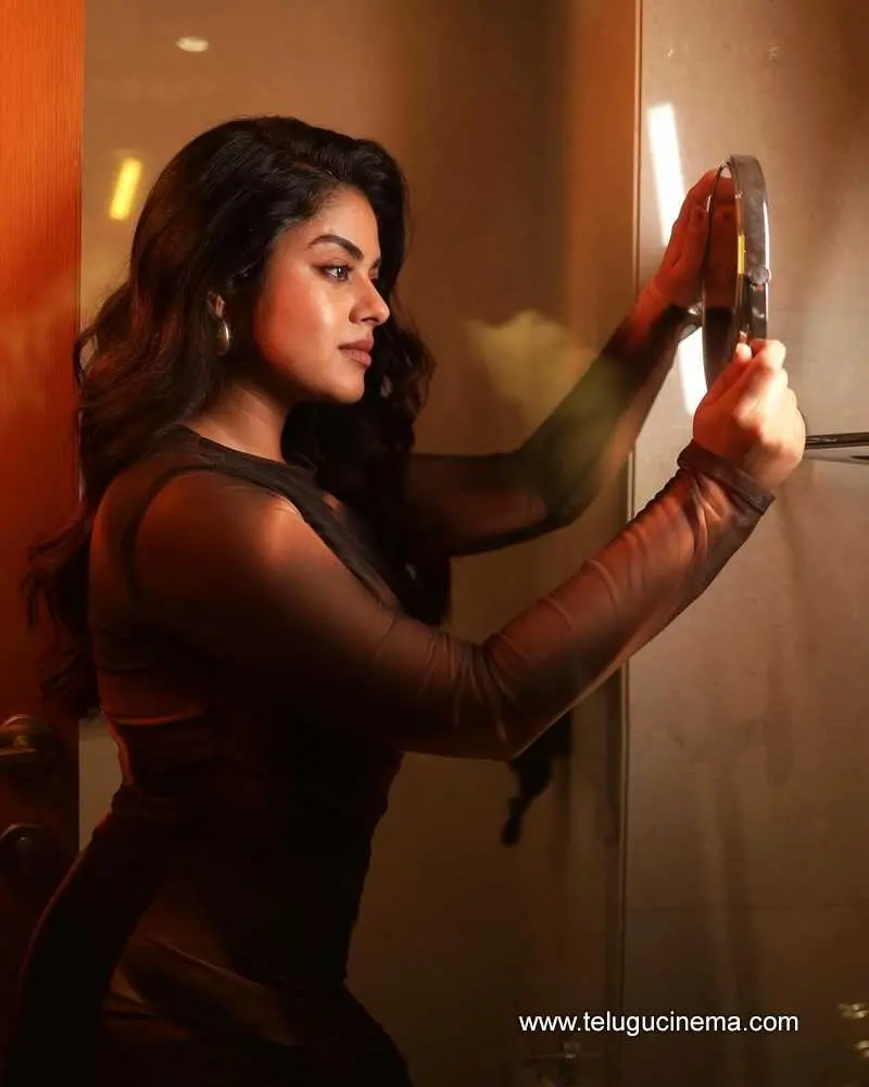 Siddhi Stills 150624 01