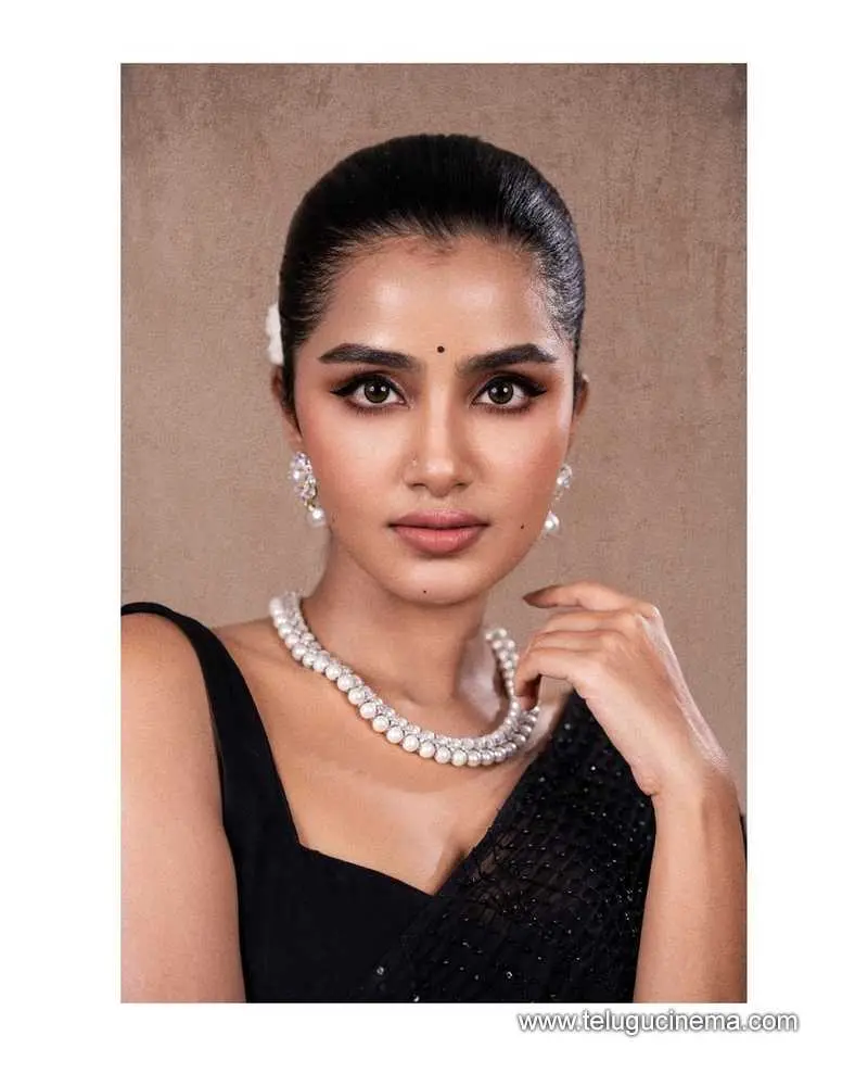 Anupama Stills 100724 01