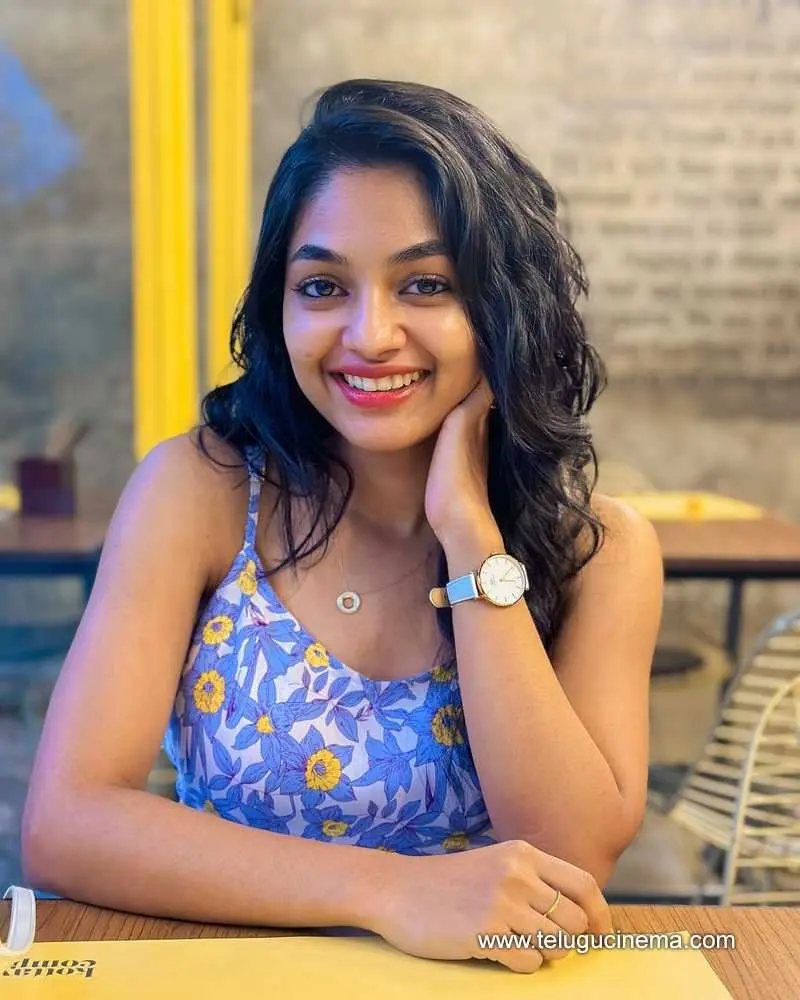 Ivana Stills 080724 01
