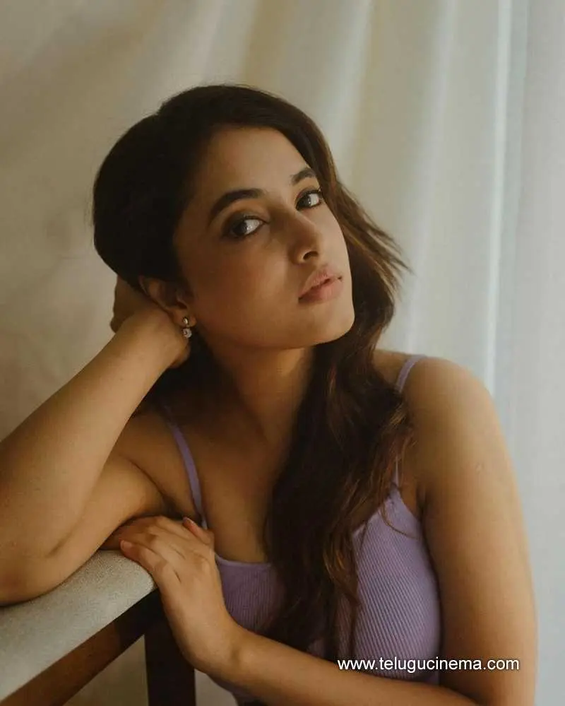 Priyanka Stills 190724 01